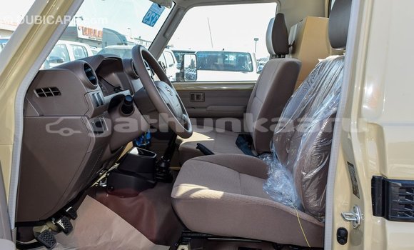 Buy Import Toyota Land Cruiser Beige Car in Import - Dubai in Baa Buy Import Toyota Land Cruiser Beige Car in Import - Dubai in Baa