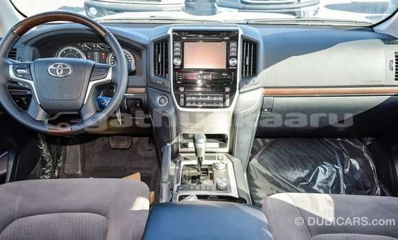 Buy Import Toyota Land Cruiser White Car in Import - Dubai in Baa Buy Import Toyota Land Cruiser White Car in Import - Dubai in Baa