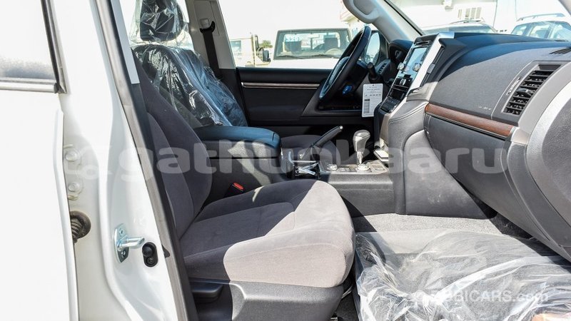 Big with watermark toyota land cruiser baa import dubai 1849