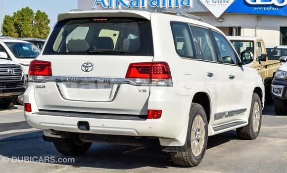Buy Import Toyota Land Cruiser White Car in Import - Dubai in Baa Buy Import Toyota Land Cruiser White Car in Import - Dubai in Baa