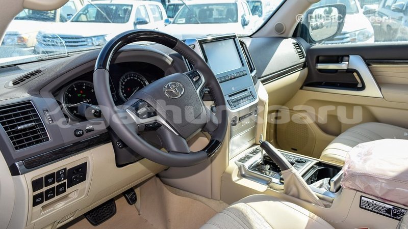 Big with watermark toyota land cruiser baa import dubai 1850