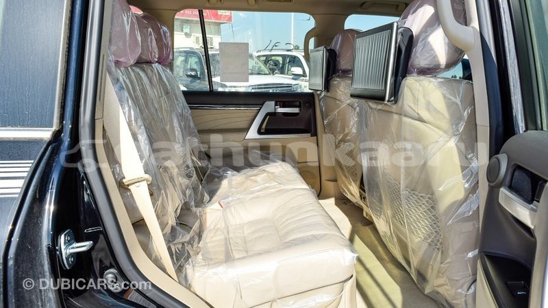 Big with watermark toyota land cruiser baa import dubai 1850