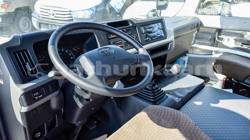 Big with watermark toyota coaster baa import dubai 1851