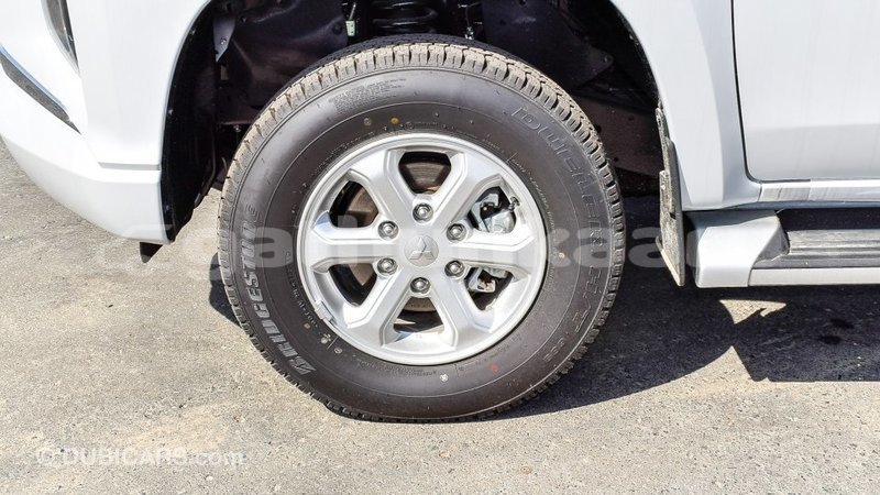 Big with watermark mitsubishi l200 baa import dubai 1858