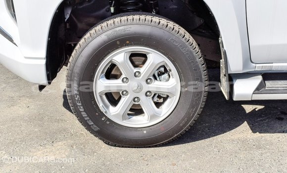 Buy Import Mitsubishi L200 White Car in Import - Dubai in Baa Buy Import Mitsubishi L200 White Car in Import - Dubai in Baa