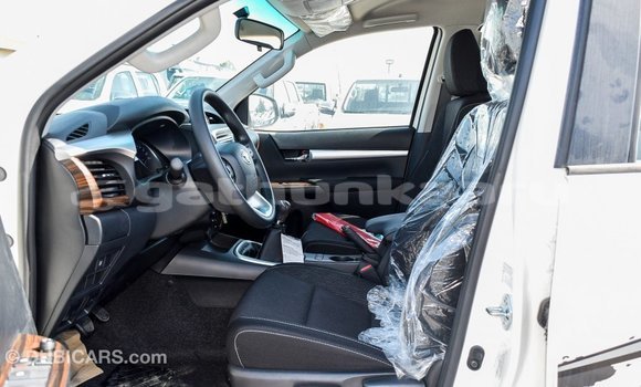 Buy Import Toyota Hilux White Car in Import - Dubai in Baa Buy Import Toyota Hilux White Car in Import - Dubai in Baa