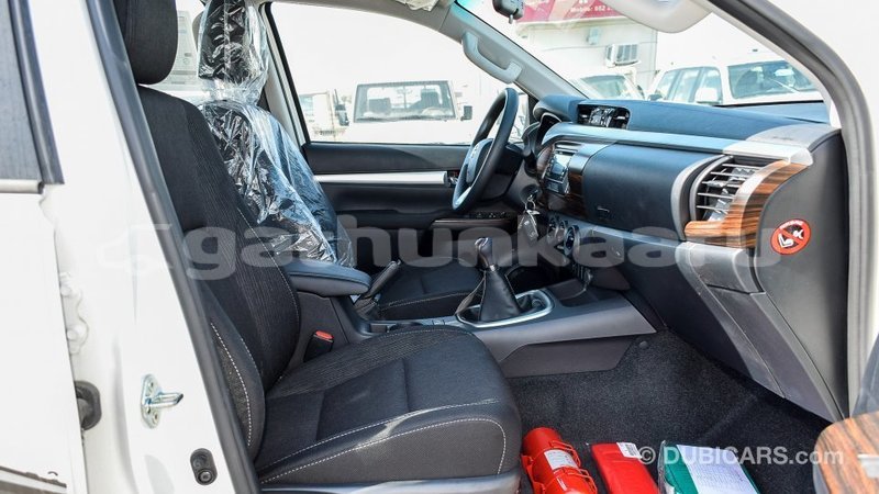 Big with watermark toyota hilux baa import dubai 1862