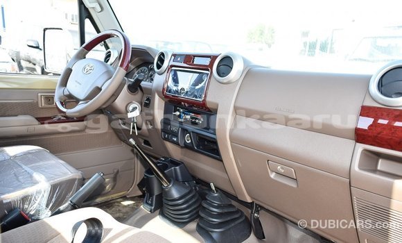 Buy Import Toyota Land Cruiser Beige Car in Import - Dubai in Baa Buy Import Toyota Land Cruiser Beige Car in Import - Dubai in Baa
