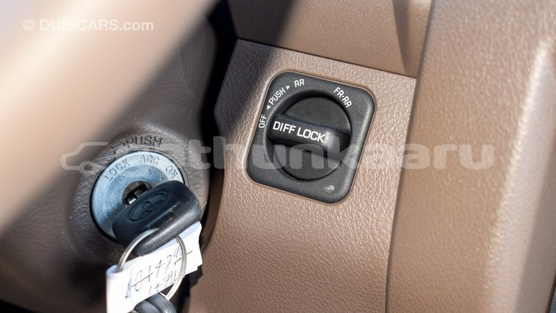 Big with watermark toyota land cruiser baa import dubai 1863