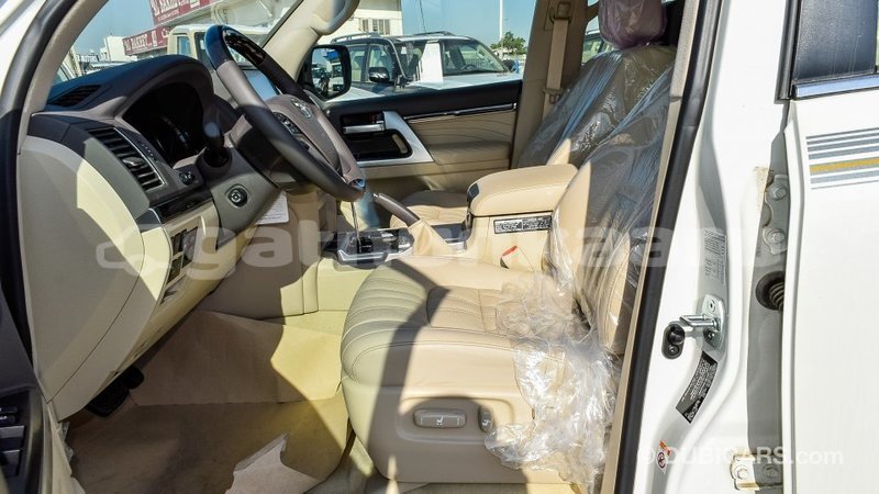 Big with watermark toyota land cruiser baa import dubai 1864