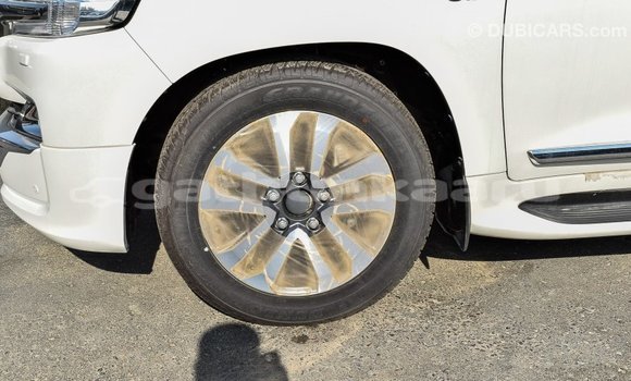 Buy Import Toyota Land Cruiser White Car in Import - Dubai in Baa Buy Import Toyota Land Cruiser White Car in Import - Dubai in Baa