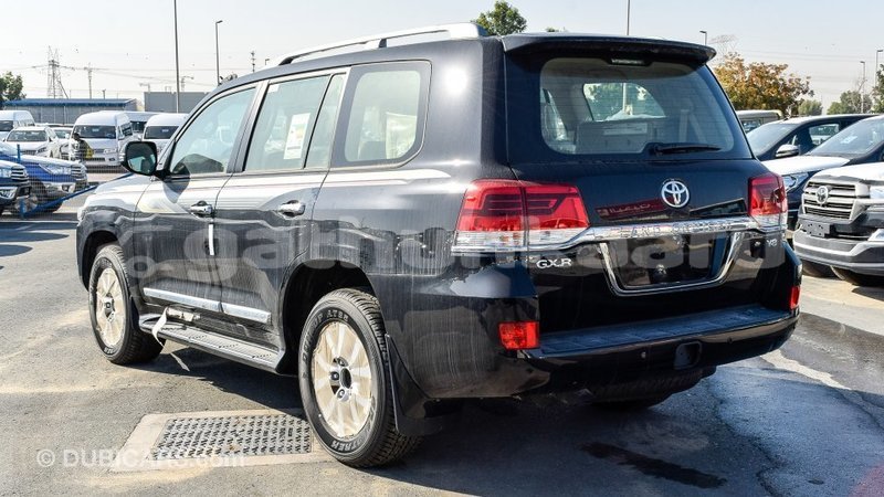Big with watermark toyota land cruiser baa import dubai 1865