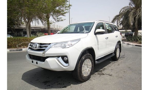 Buy Import Toyota Fortuner White Car in Import - Dubai in Baa Buy Import Toyota Fortuner White Car in Import - Dubai in Baa