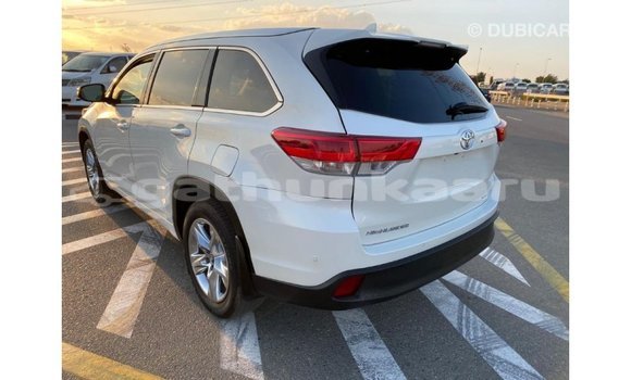 Buy Import Toyota Highlander White Car in Import - Dubai in Baa Buy Import Toyota Highlander White Car in Import - Dubai in Baa