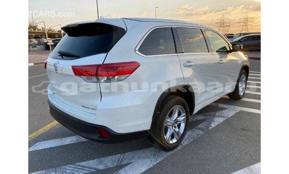Buy Import Toyota Highlander White Car in Import - Dubai in Baa Buy Import Toyota Highlander White Car in Import - Dubai in Baa