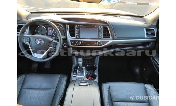 Buy Import Toyota Highlander White Car in Import - Dubai in Baa Buy Import Toyota Highlander White Car in Import - Dubai in Baa