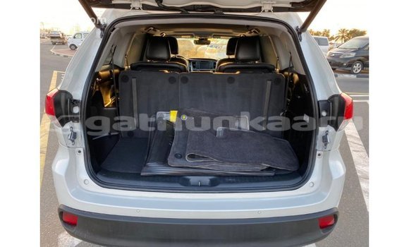 Buy Import Toyota Highlander White Car in Import - Dubai in Baa Buy Import Toyota Highlander White Car in Import - Dubai in Baa
