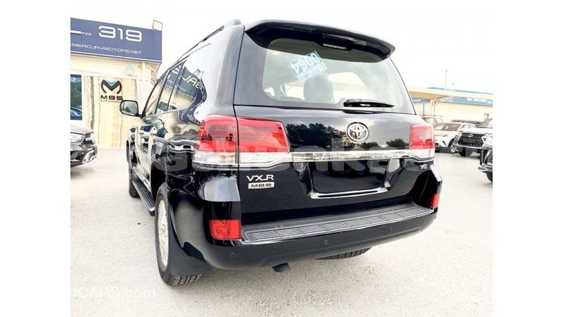 Big with watermark toyota land cruiser baa import dubai 1882