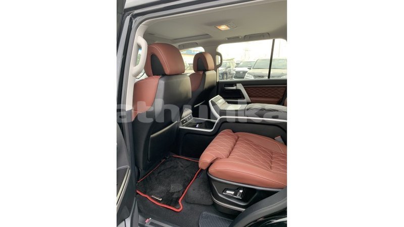 Big with watermark toyota land cruiser baa import dubai 1882