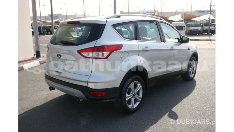 Big with watermark ford escape baa import dubai 1901