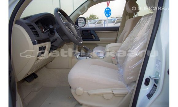 Buy Import Toyota Land Cruiser White Car in Import - Dubai in Baa Buy Import Toyota Land Cruiser White Car in Import - Dubai in Baa