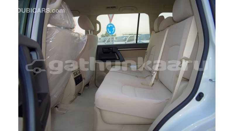 Big with watermark toyota land cruiser baa import dubai 1902