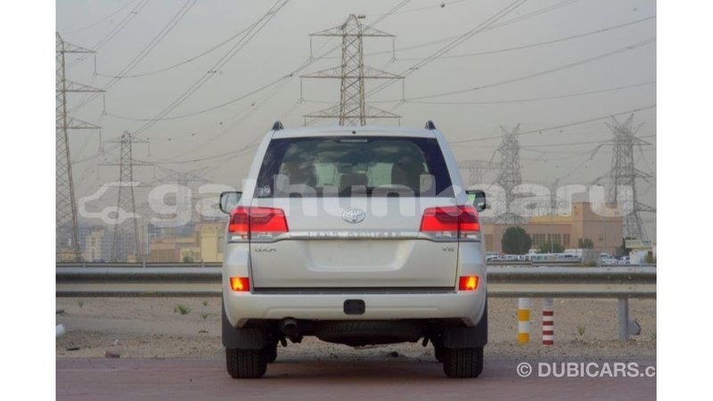 Big with watermark toyota land cruiser baa import dubai 1902