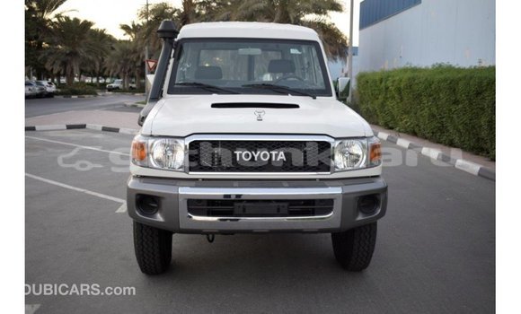 Buy Import Toyota Land Cruiser White Car in Import - Dubai in Baa Buy Import Toyota Land Cruiser White Car in Import - Dubai in Baa