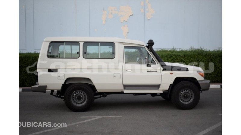 Big with watermark toyota land cruiser baa import dubai 1903