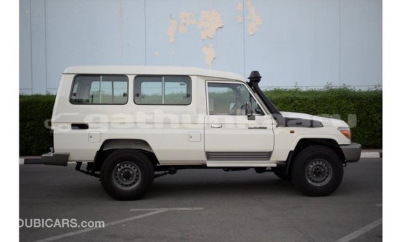 Buy Import Toyota Land Cruiser White Car in Import - Dubai in Baa Buy Import Toyota Land Cruiser White Car in Import - Dubai in Baa