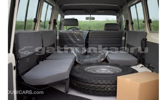 Buy Import Toyota Land Cruiser White Car in Import - Dubai in Baa Buy Import Toyota Land Cruiser White Car in Import - Dubai in Baa