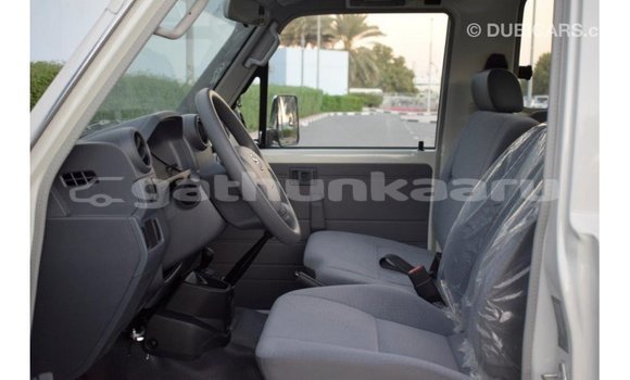Buy Import Toyota Land Cruiser White Car in Import - Dubai in Baa Buy Import Toyota Land Cruiser White Car in Import - Dubai in Baa