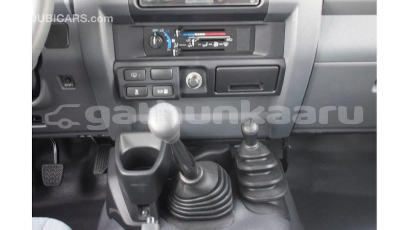 Big with watermark toyota land cruiser baa import dubai 1903