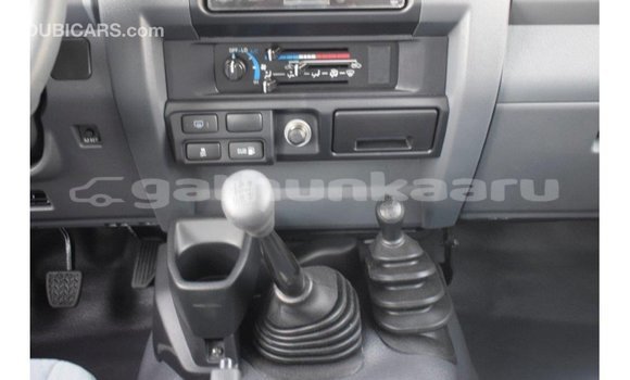 Buy Import Toyota Land Cruiser White Car in Import - Dubai in Baa Buy Import Toyota Land Cruiser White Car in Import - Dubai in Baa