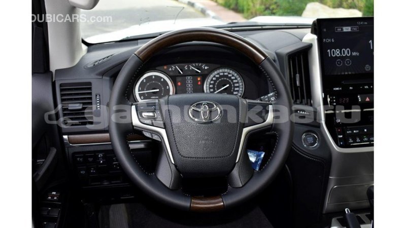 Big with watermark toyota land cruiser baa import dubai 1911