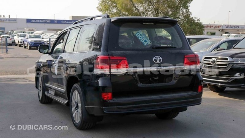 Big with watermark toyota land cruiser baa import dubai 1912