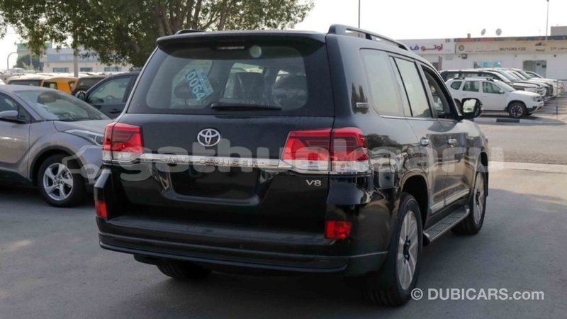 Big with watermark toyota land cruiser baa import dubai 1912