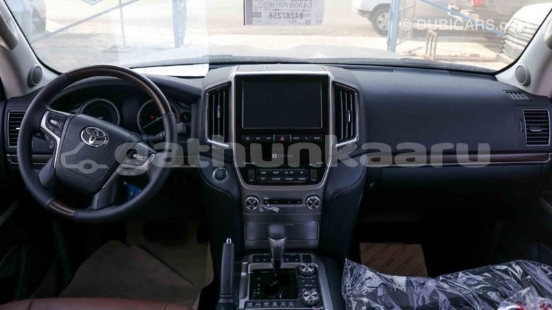 Big with watermark toyota land cruiser baa import dubai 1912