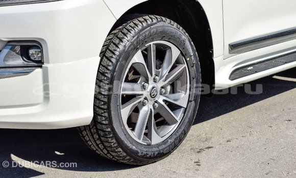 Buy Import Toyota Land Cruiser White Car in Import - Dubai in Baa Buy Import Toyota Land Cruiser White Car in Import - Dubai in Baa