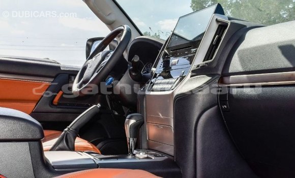 Buy Import Toyota Land Cruiser White Car in Import - Dubai in Baa Buy Import Toyota Land Cruiser White Car in Import - Dubai in Baa