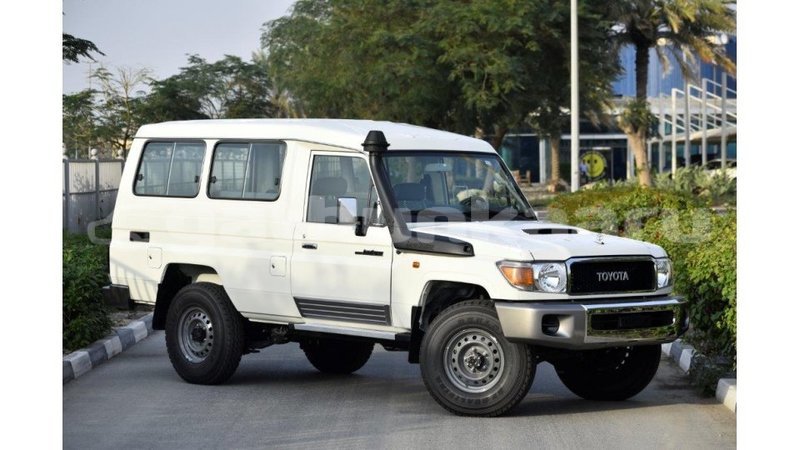 Big with watermark toyota land cruiser baa import dubai 1918
