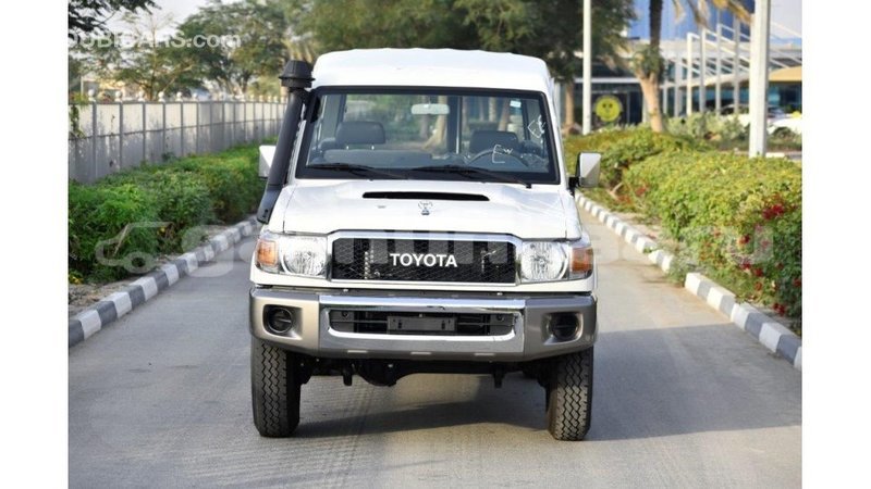 Big with watermark toyota land cruiser baa import dubai 1918