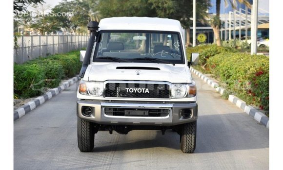 Buy Import Toyota Land Cruiser White Car in Import - Dubai in Baa Buy Import Toyota Land Cruiser White Car in Import - Dubai in Baa