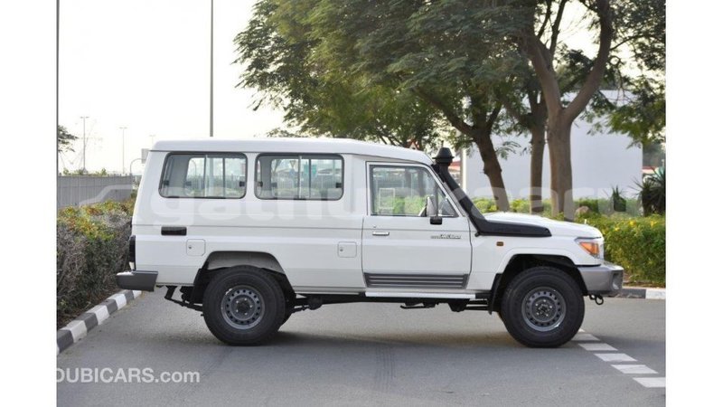 Big with watermark toyota land cruiser baa import dubai 1918