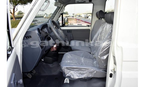 Buy Import Toyota Land Cruiser White Car in Import - Dubai in Baa Buy Import Toyota Land Cruiser White Car in Import - Dubai in Baa