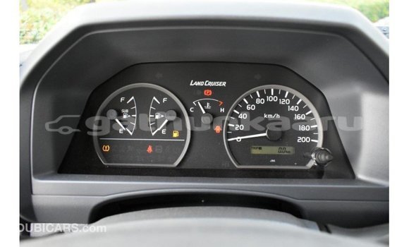 Buy Import Toyota Land Cruiser White Car in Import - Dubai in Baa Buy Import Toyota Land Cruiser White Car in Import - Dubai in Baa