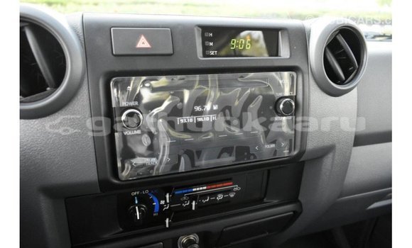 Buy Import Toyota Land Cruiser White Car in Import - Dubai in Baa Buy Import Toyota Land Cruiser White Car in Import - Dubai in Baa