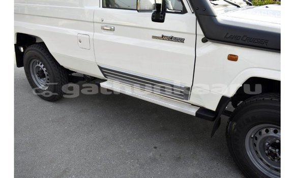 Buy Import Toyota Land Cruiser White Car in Import - Dubai in Baa Buy Import Toyota Land Cruiser White Car in Import - Dubai in Baa