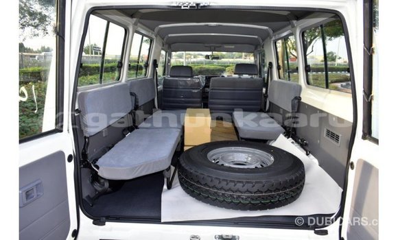 Buy Import Toyota Land Cruiser White Car in Import - Dubai in Baa Buy Import Toyota Land Cruiser White Car in Import - Dubai in Baa