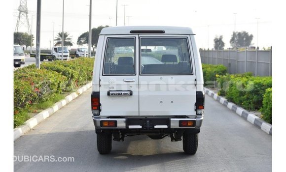 Buy Import Toyota Land Cruiser White Car in Import - Dubai in Baa Buy Import Toyota Land Cruiser White Car in Import - Dubai in Baa